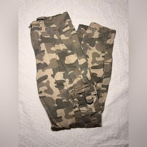 Refuge Relaxed Cargo Jogger in Camouflage